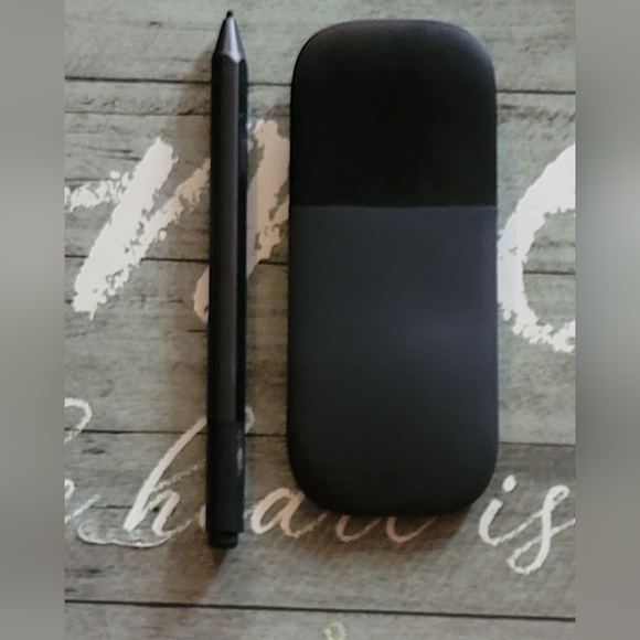 Microsoft Surface Pro 6, i7 Proces) 16GB RAM, 512 GB) Black,Backlit Keyboard - Picture 11 of 14